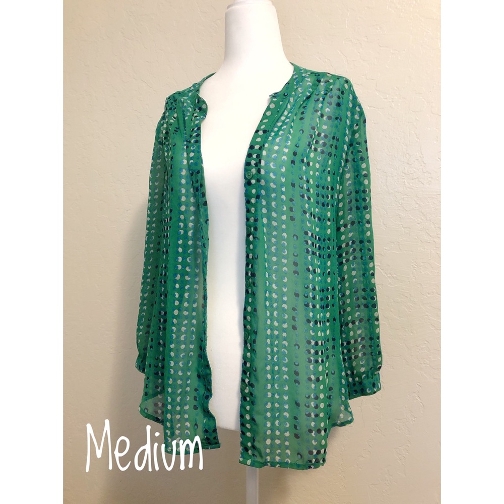 Medium button up